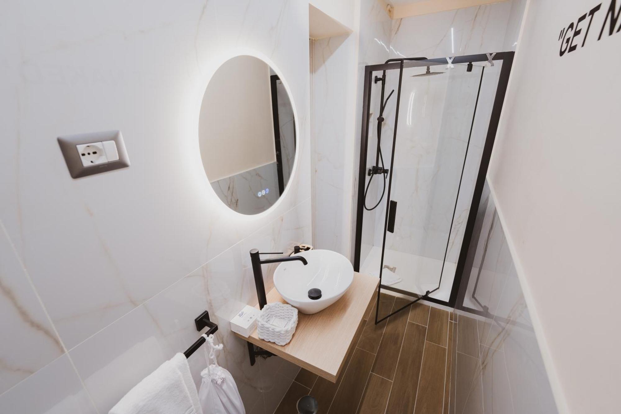 Nuova Luxury Ii * Mailand